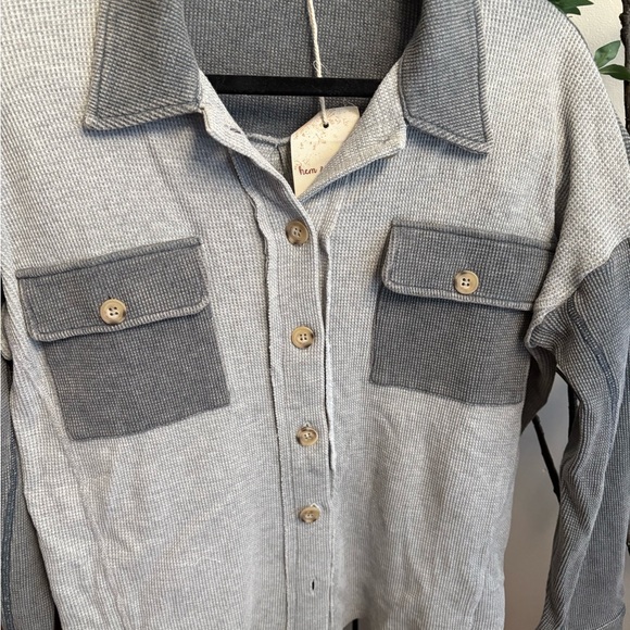 Hem & Thread Gray Button-Up Top - Picture 5 of 5